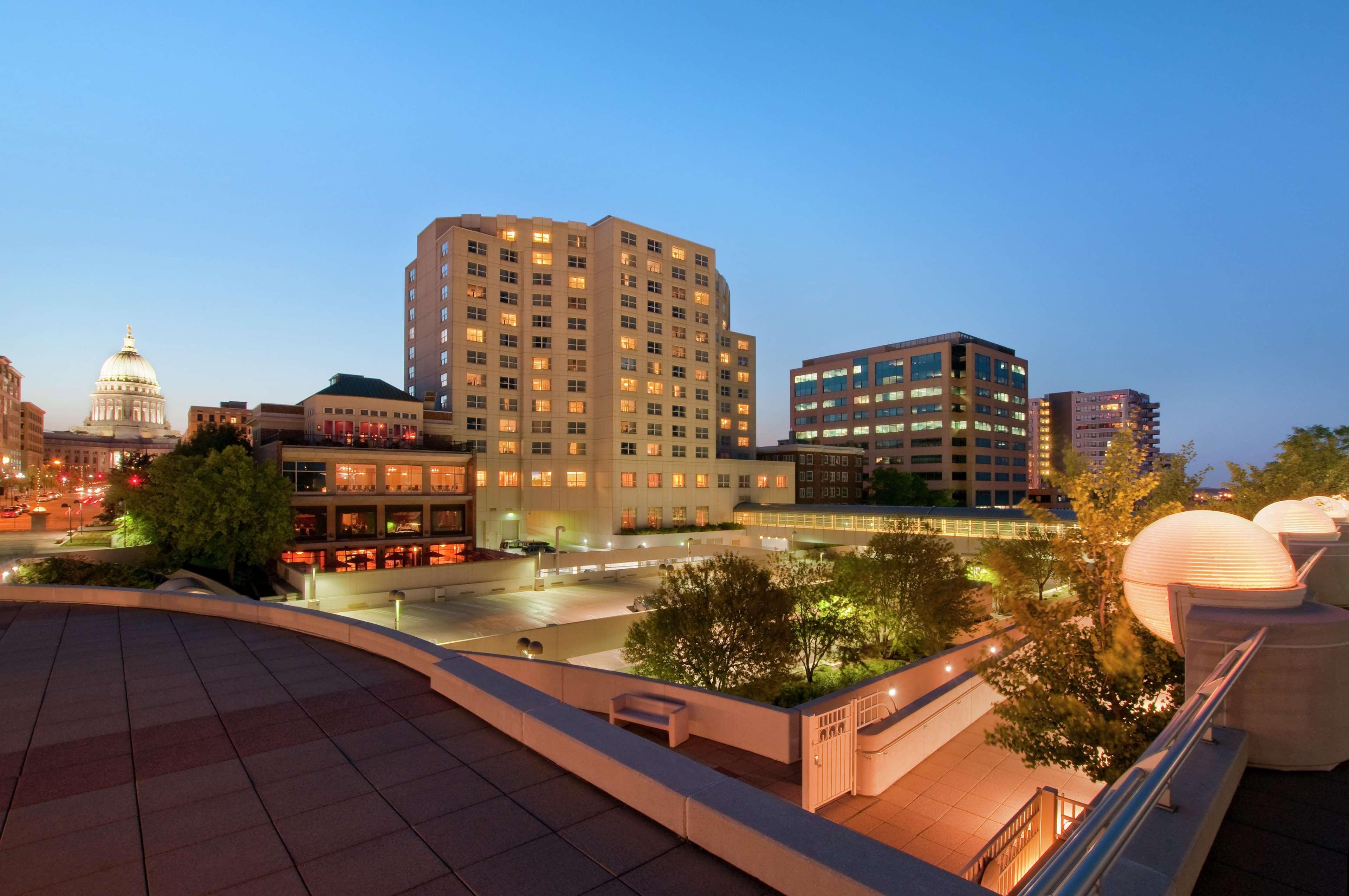Hotel Hilton Madison Monona Terrace Exterior foto